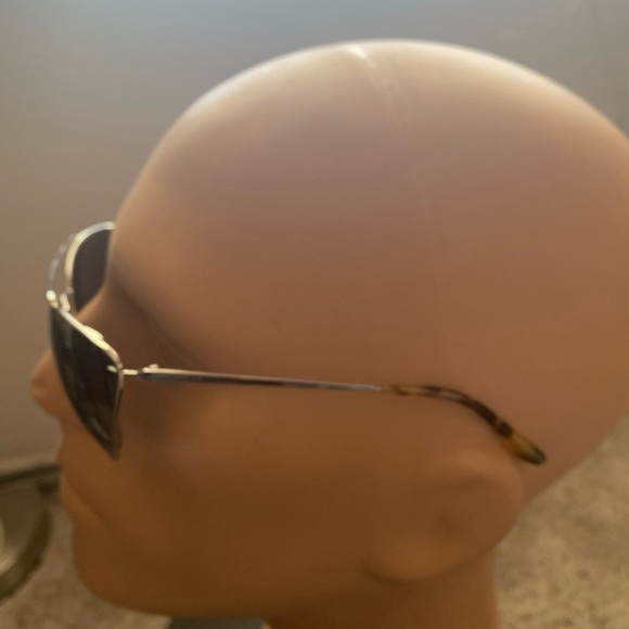 PRADA Stylish Black Aviator Sunglasses - Picture 7 of 17